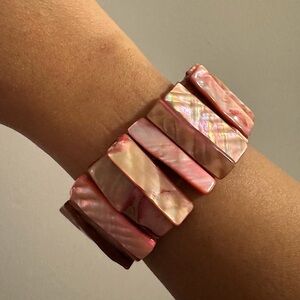 ⚜️3 for $30⚜️Chunky Pink Mother of Pearl Iridescent Shell Bracelet Abalone